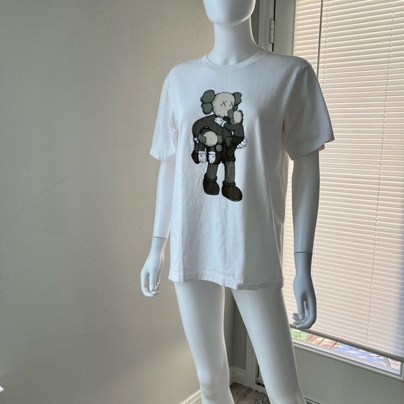 Kaws UNIQLO T-Shirt White Size - S UT Japan - Picture 4 of 13